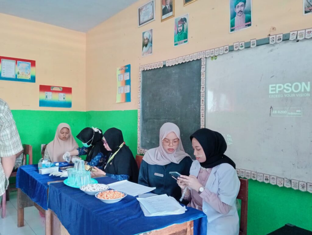 Screening Kesehatan oleh Puskesmas Randuagung